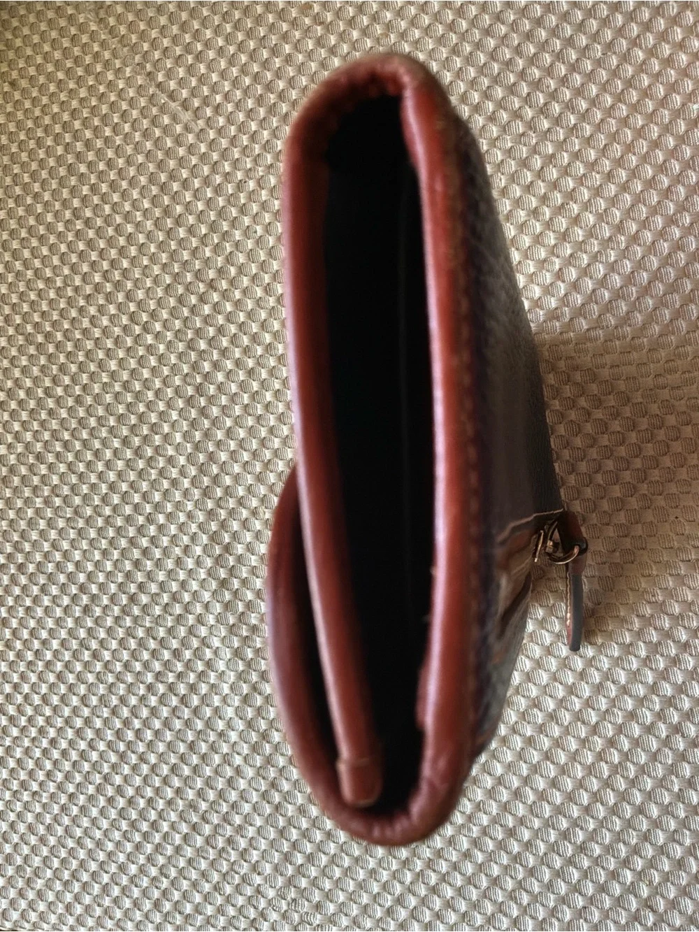 Dooney & Bourke pebbled leather